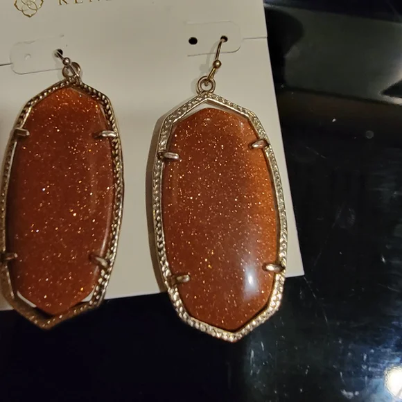 Kendra Scott ✨✨Sparkling Goldstone✨✨  Danielle (large style) - Picture 5 of 6